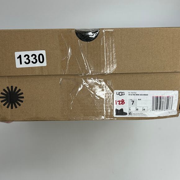NEW UGG Classic Ultra Mini Braid Slip On Booties in Black Size 7 Sherpa Boot - Picture 8 of 8